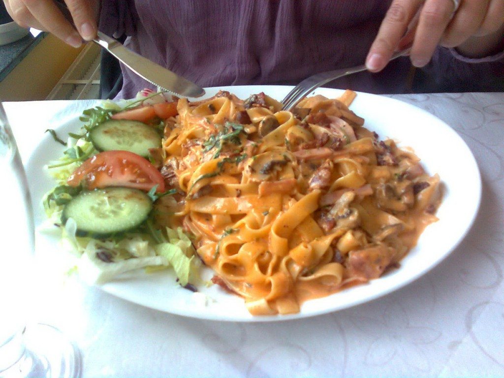pasta with mushroom and bacon in rødovre