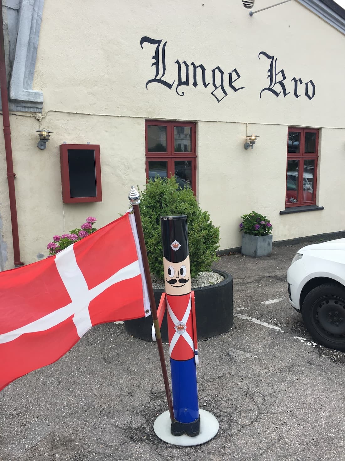 Danish beefeater outside Lynge Kro