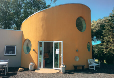 Humlebæk Mikromejeri building looks like a cheese wheel