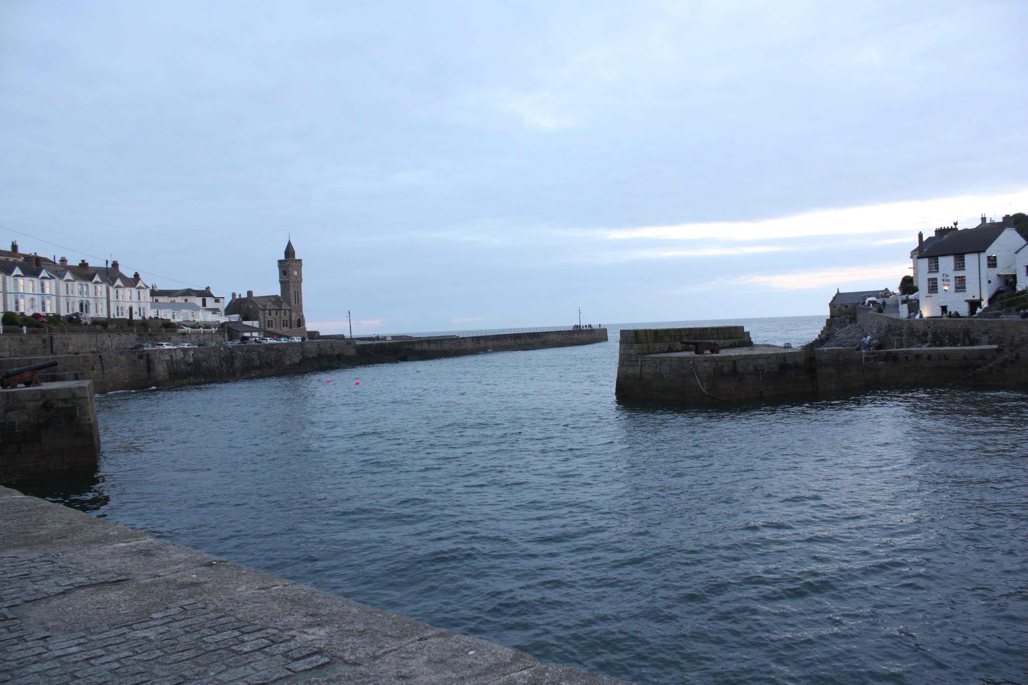 Porthleven-cornwall-harbor