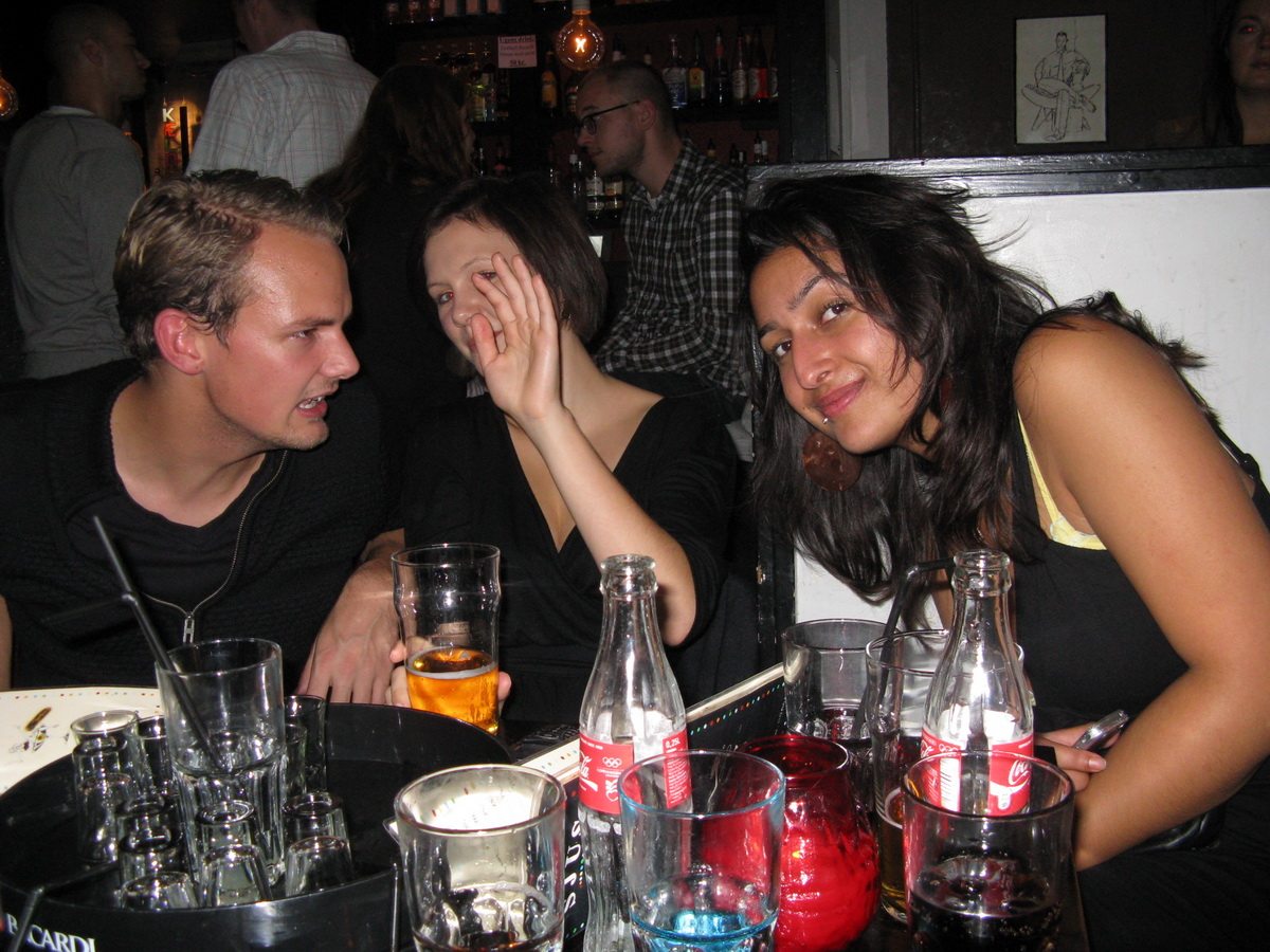 Michael, signe and Hamsa at the bar