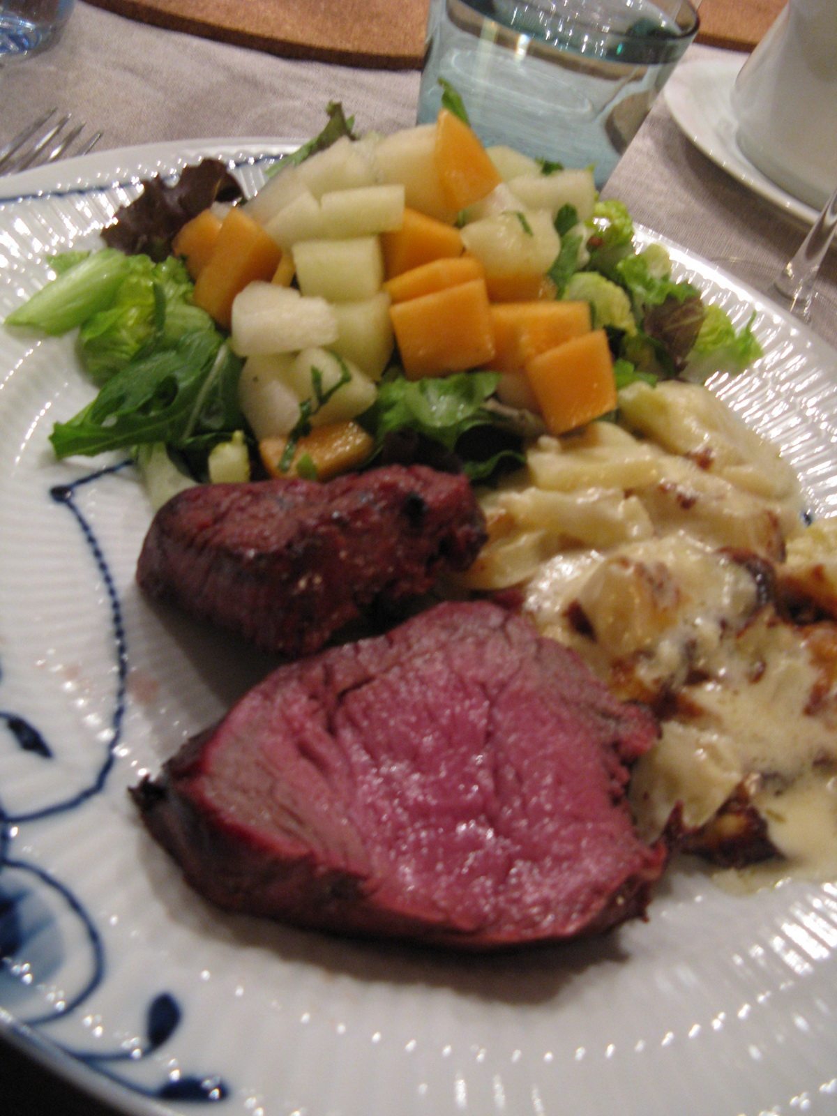 steak, cream potatoes and veggies 2009 luxembourg