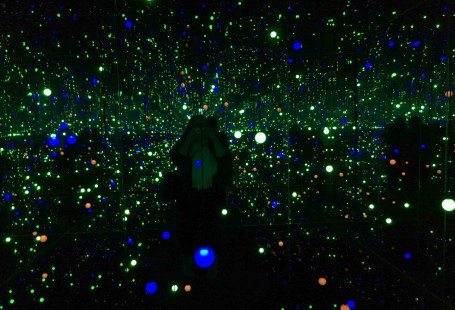 yayoi Kusama black room with lights