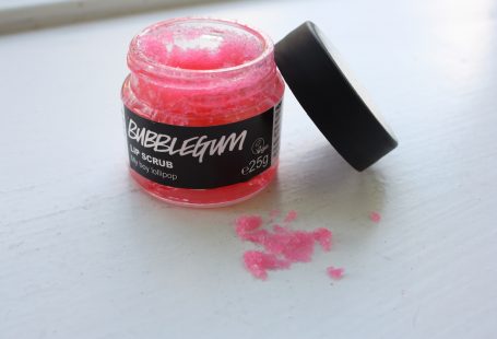 Lush lip scrup bubblegum