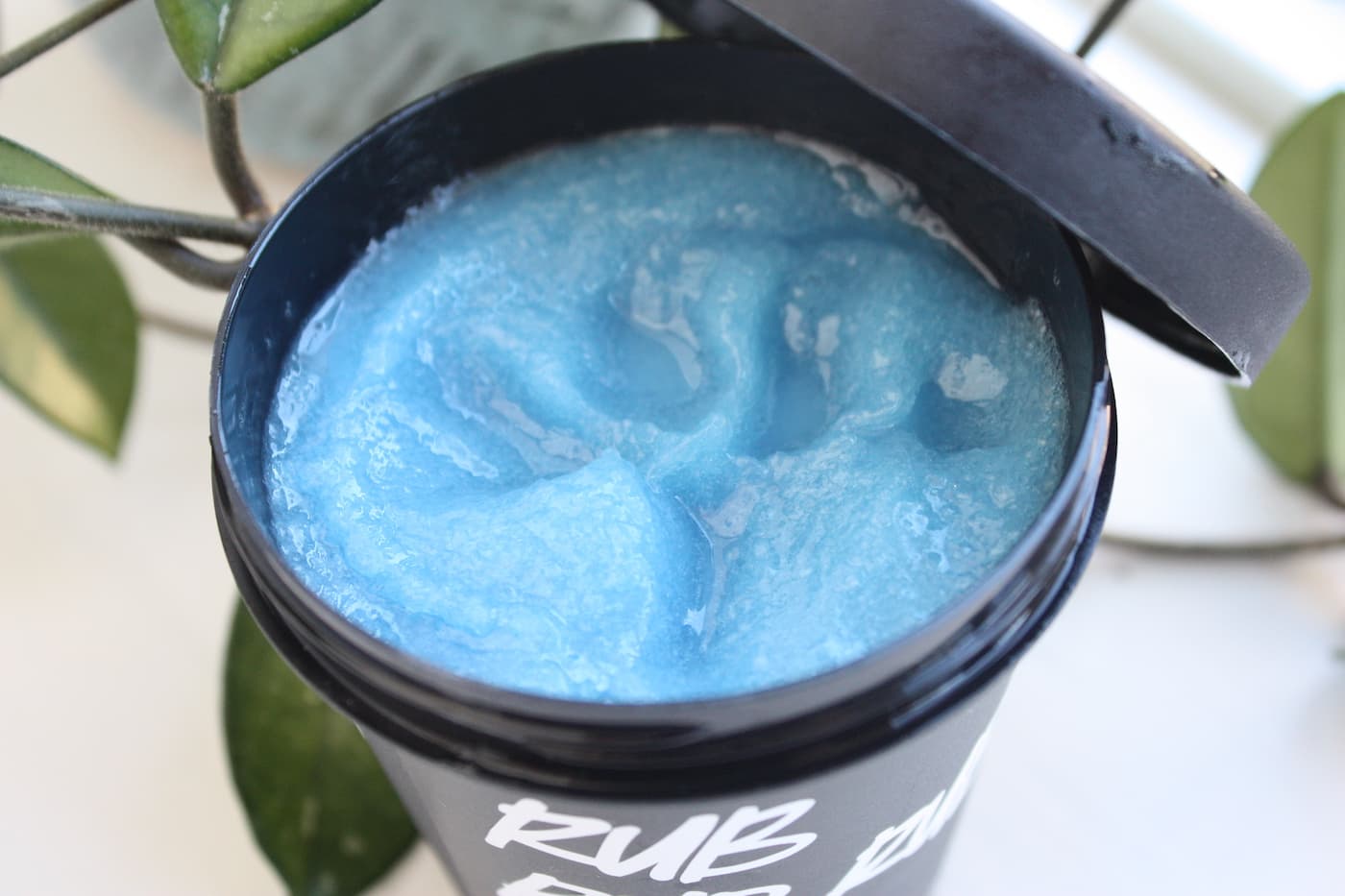 blue body scrub Lush rubrubrub 2018