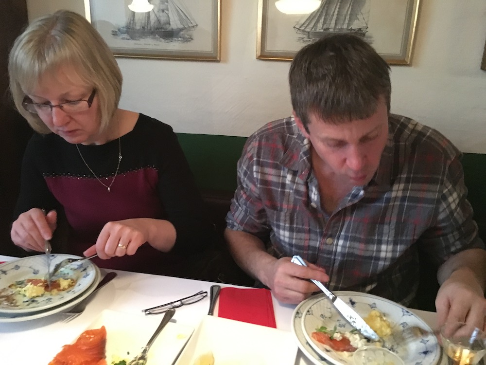 chris-and-eileen-eating-smørrebrød-at-restaurant-kronborg-cph-2015