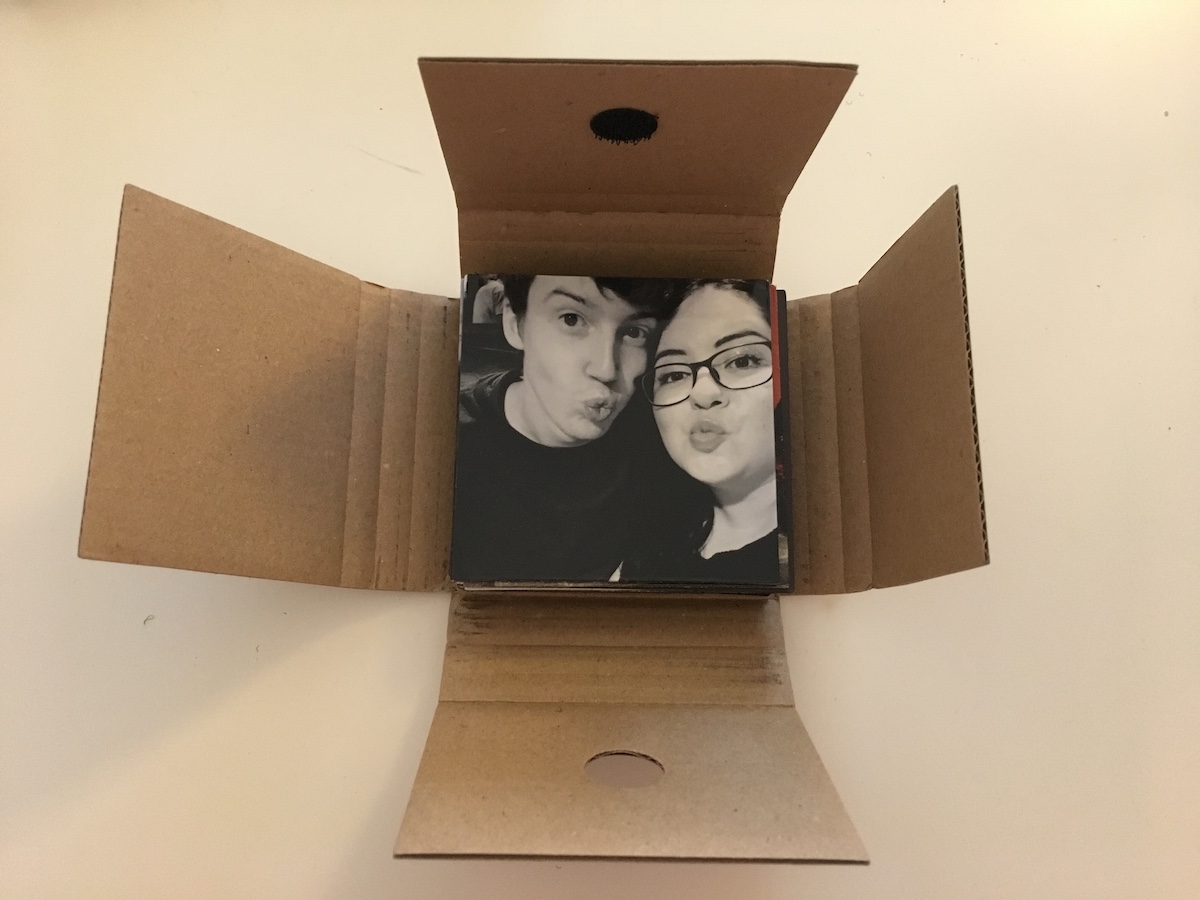 couple-photo-magnet-squared