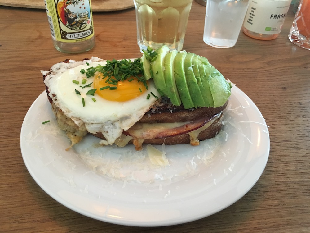 croque-madame-with-avocado-fars-dreng-copenhagen-2016