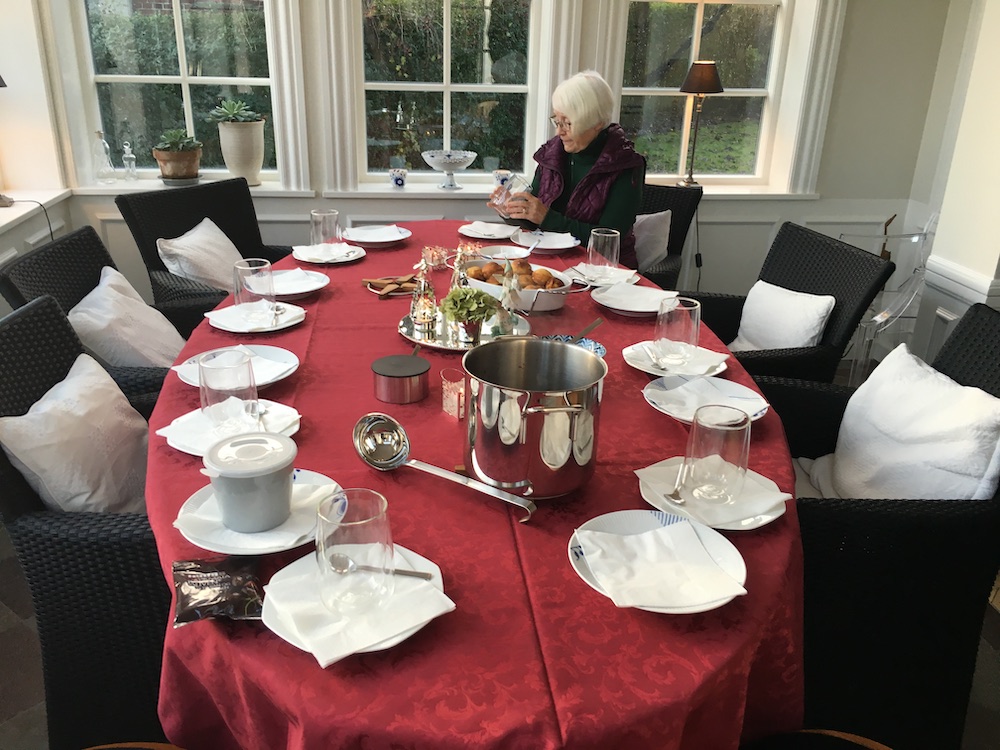 grandma-at-xmas-table-gentofte-2015