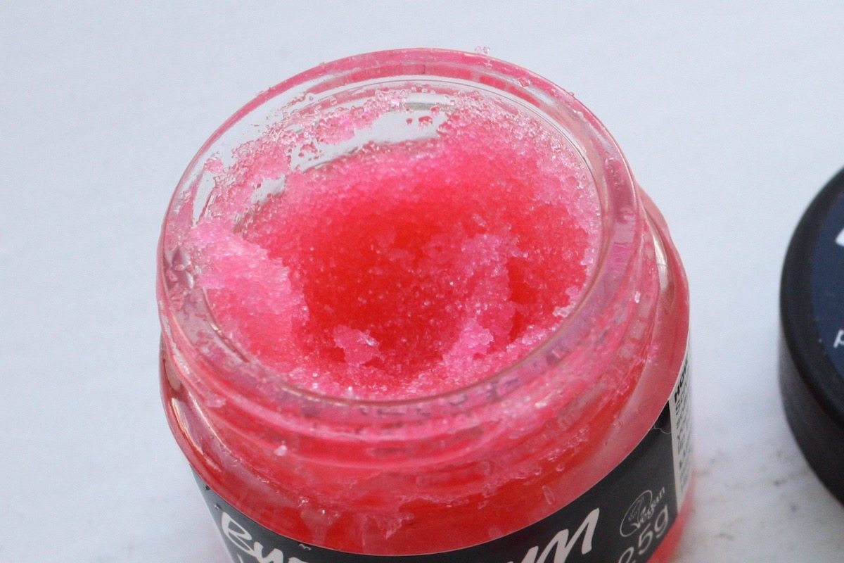 lush bubblegum lip scrub