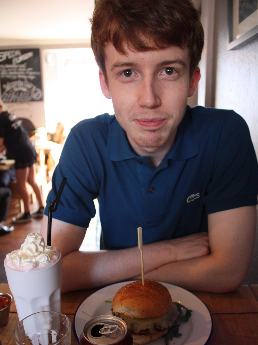 matthew-ashley-ross-cute-eating-burger-torquay-2015