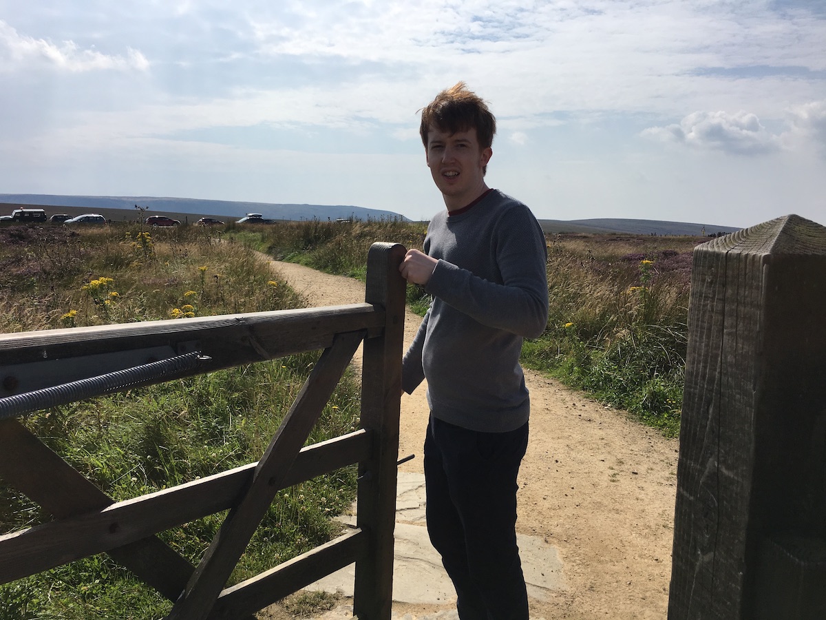 matthew-ross-uk-macclesfield-opening-gate-snake-pass