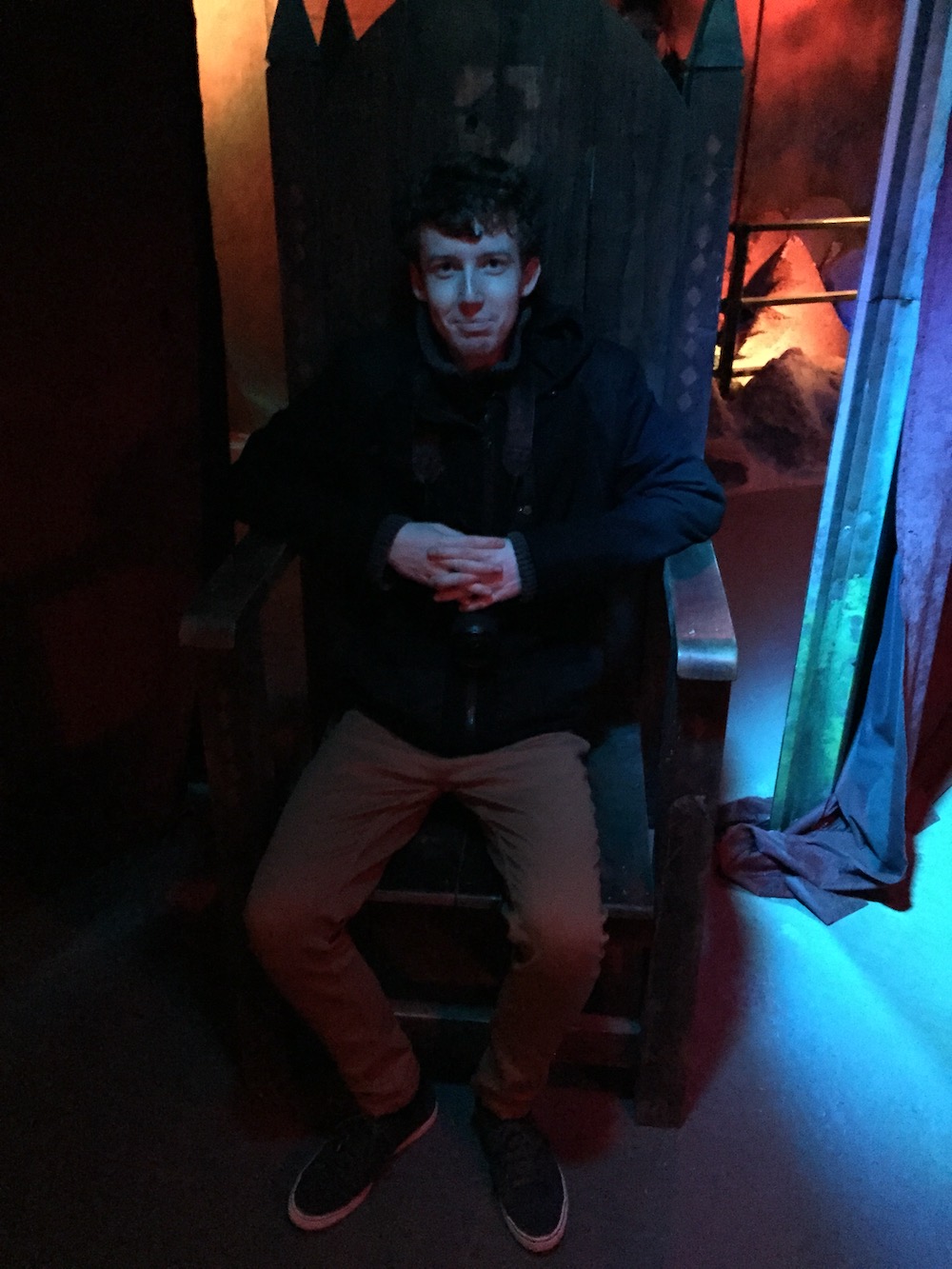 matty-on-a-throne-2016-lands-end