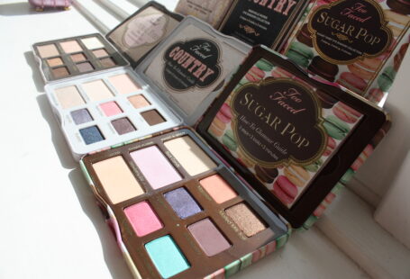 too-faced-eyeshadow-palettes-country-colorpop-natural-eyes