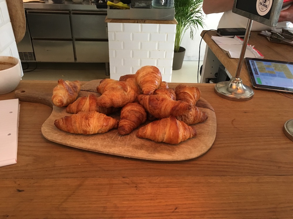 tray-of-croissants-fars-dreng-2016
